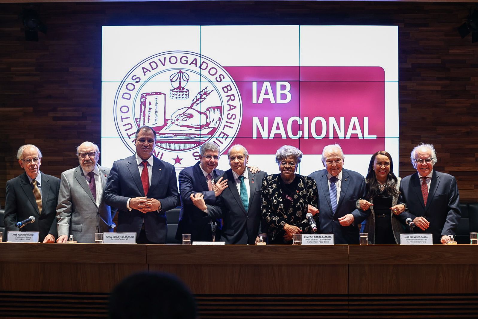 José Roberto Tadros toma posse como membro honorário do IAB