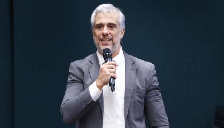 Reforma Administrativa é essencial para reduzir desigualdades, diz CNC na Câmara